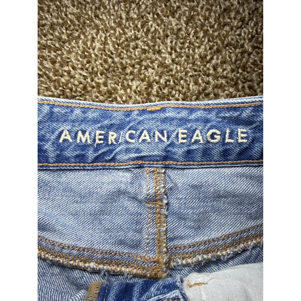 American Eagle Tomgirl Short Womens 2 Light Wash Distressed Cut‎ Off Denim Jeans - Picture 2 of 10